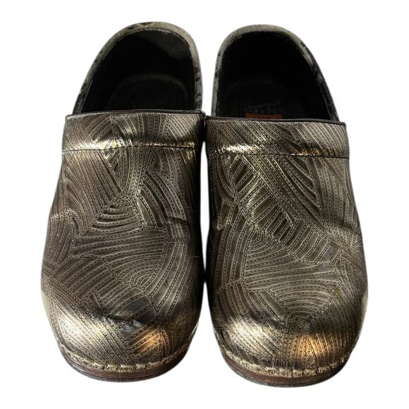 Dansko XP Women’s Embossed Career Nursing Clogs Gold Size 39 US 8.5 - Picture 3 of 9